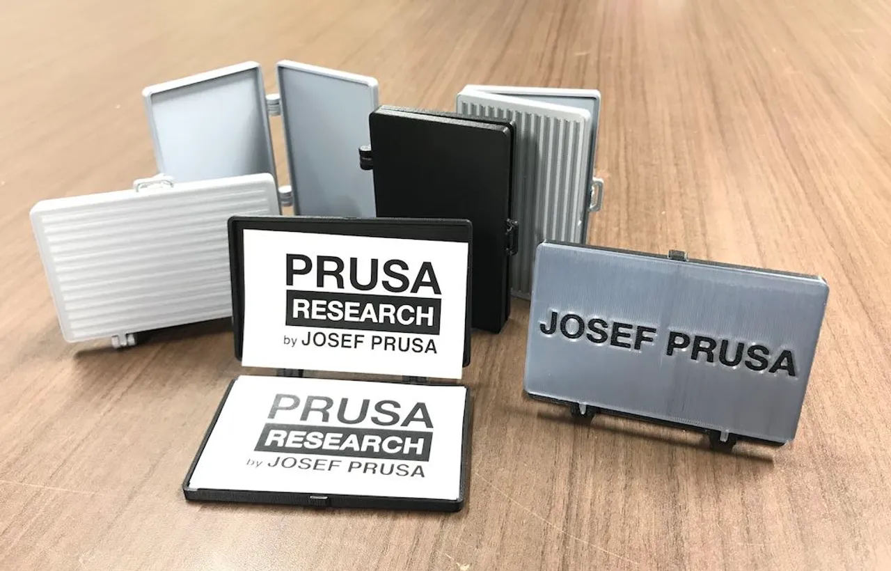Business card case and holder, print-in-place. von Sknown ...