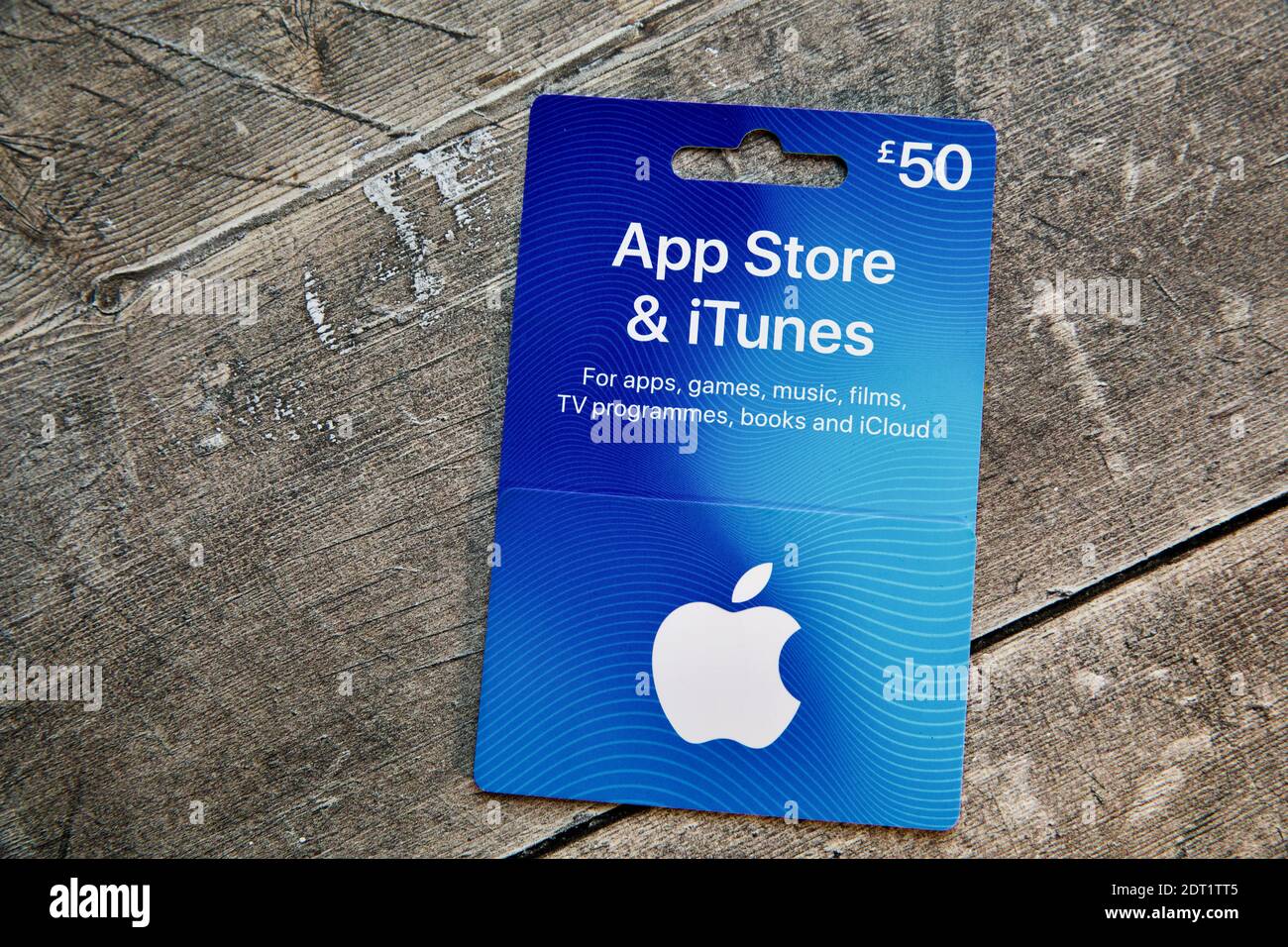 Apple gift cards hi-res stock photography and images - Alamy