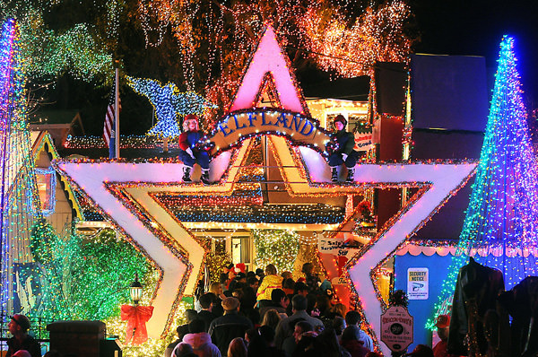 christmas ornaments around the world