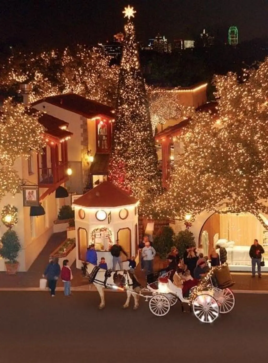 59 Christmas Scenes around the World ...