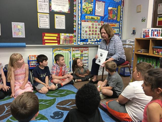 Kids want to be loved, retiring Highlands 1st-grade teacher says ...