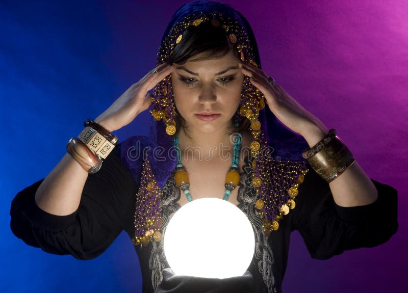 Fortune-teller Mit Kristallkugel Stockbild - Bild von geheimnis ...