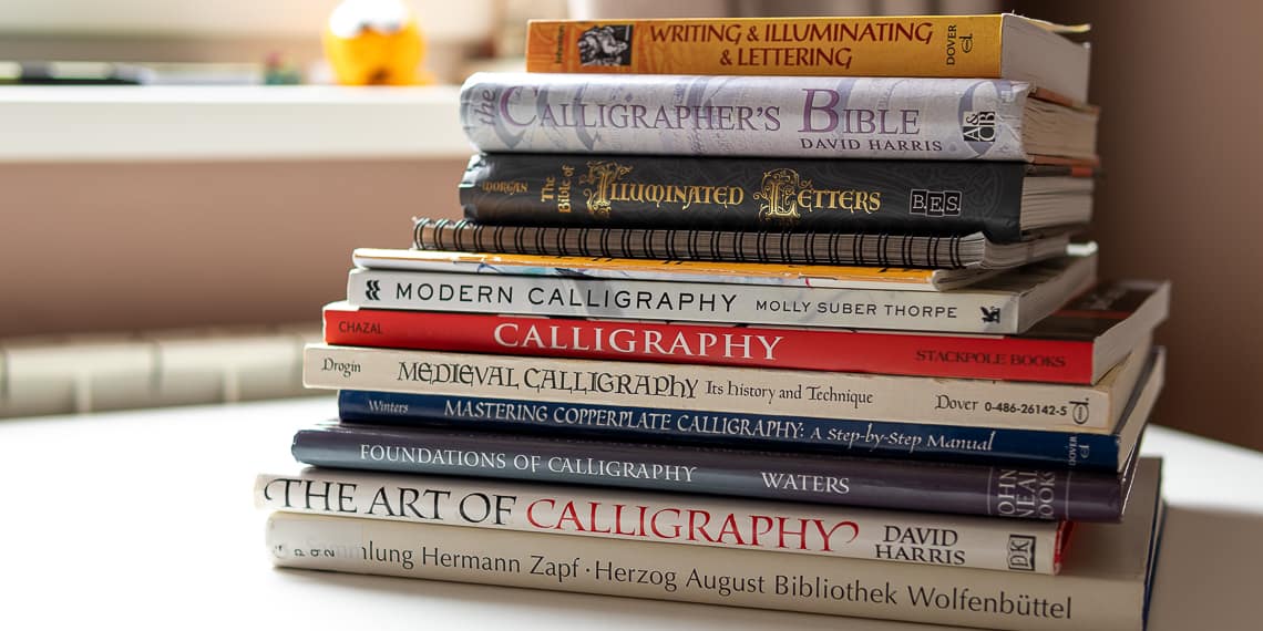 10 BEST Calligraphy Books For Beginners (2023) | Lettering Daily