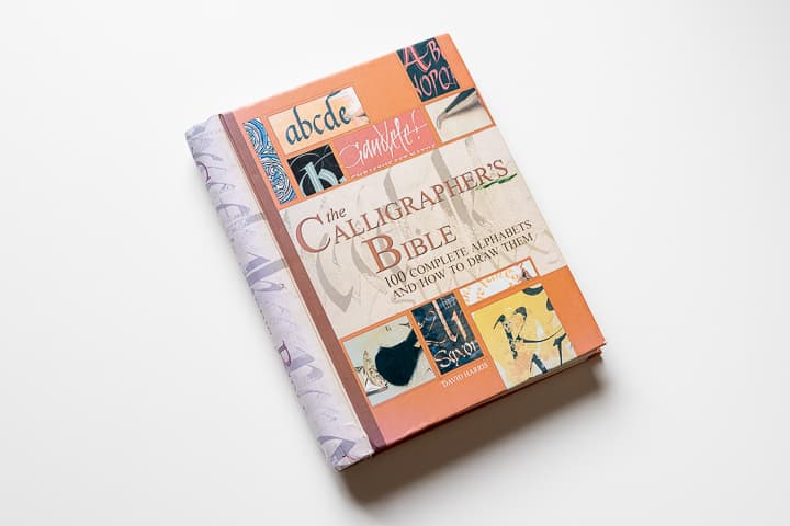 10 BEST Calligraphy Books For Beginners (2023) | Lettering Daily