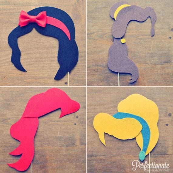 Amazon.com: Hollywood Photo Booth Props - 41-pc Photobooth Kit ...