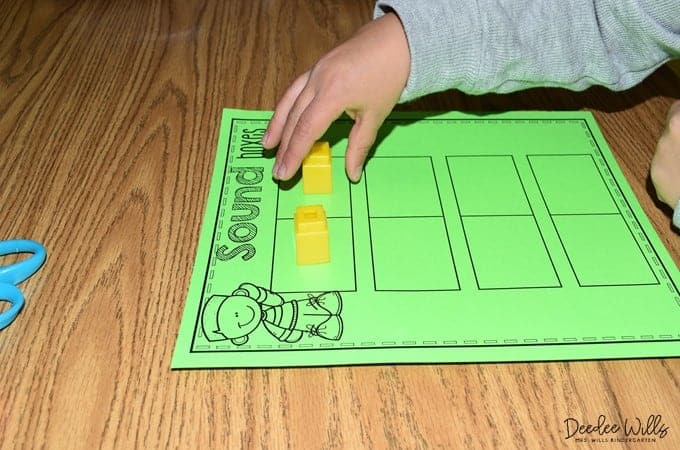 The BEST Kindergarten Schedule to Help You Fit it All in! FREE File