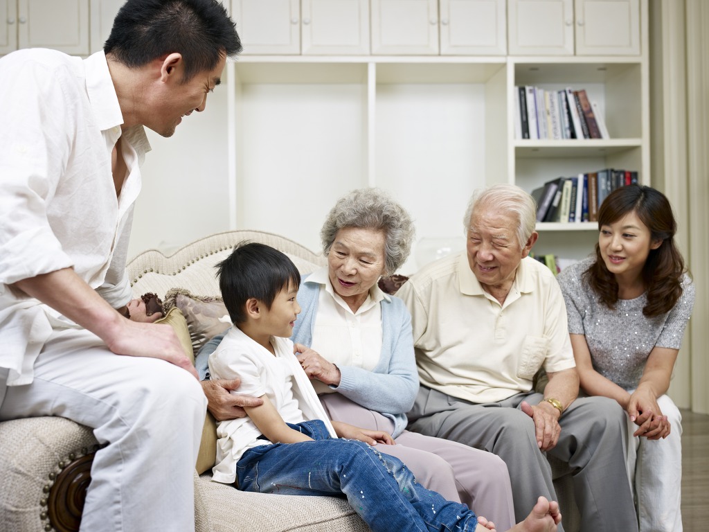 Korean Families Only Spend 1.5 Hours Together Every Day | Be Korea ...