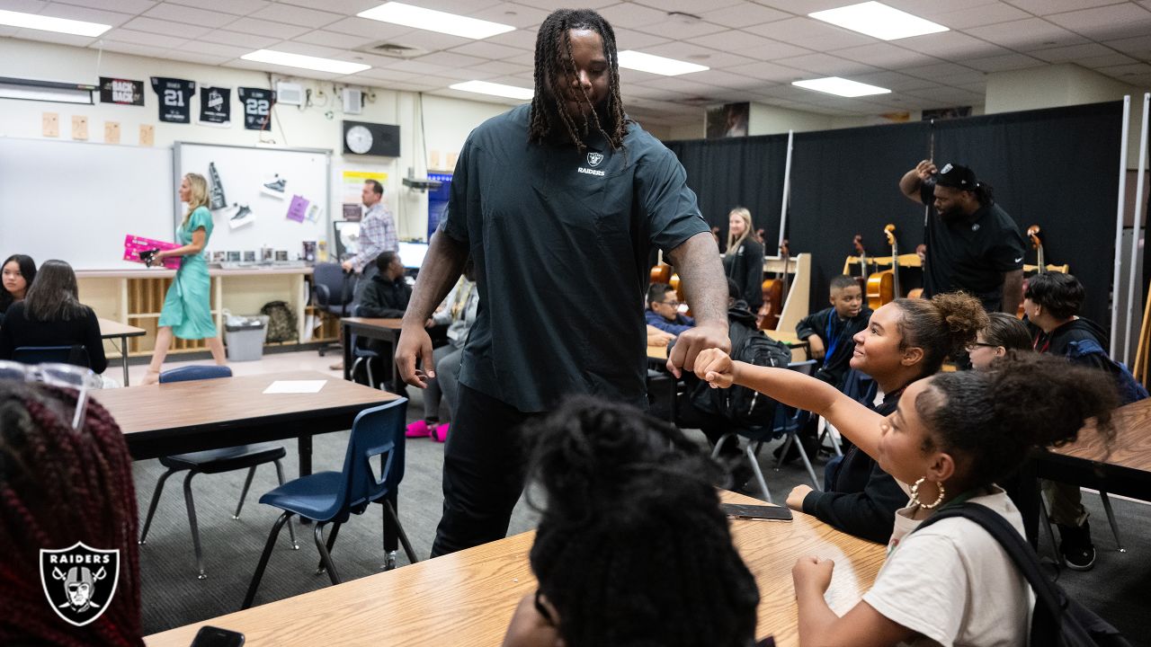 Photos: Raiders support the Hip Hop Entrepreneurship Program at ...