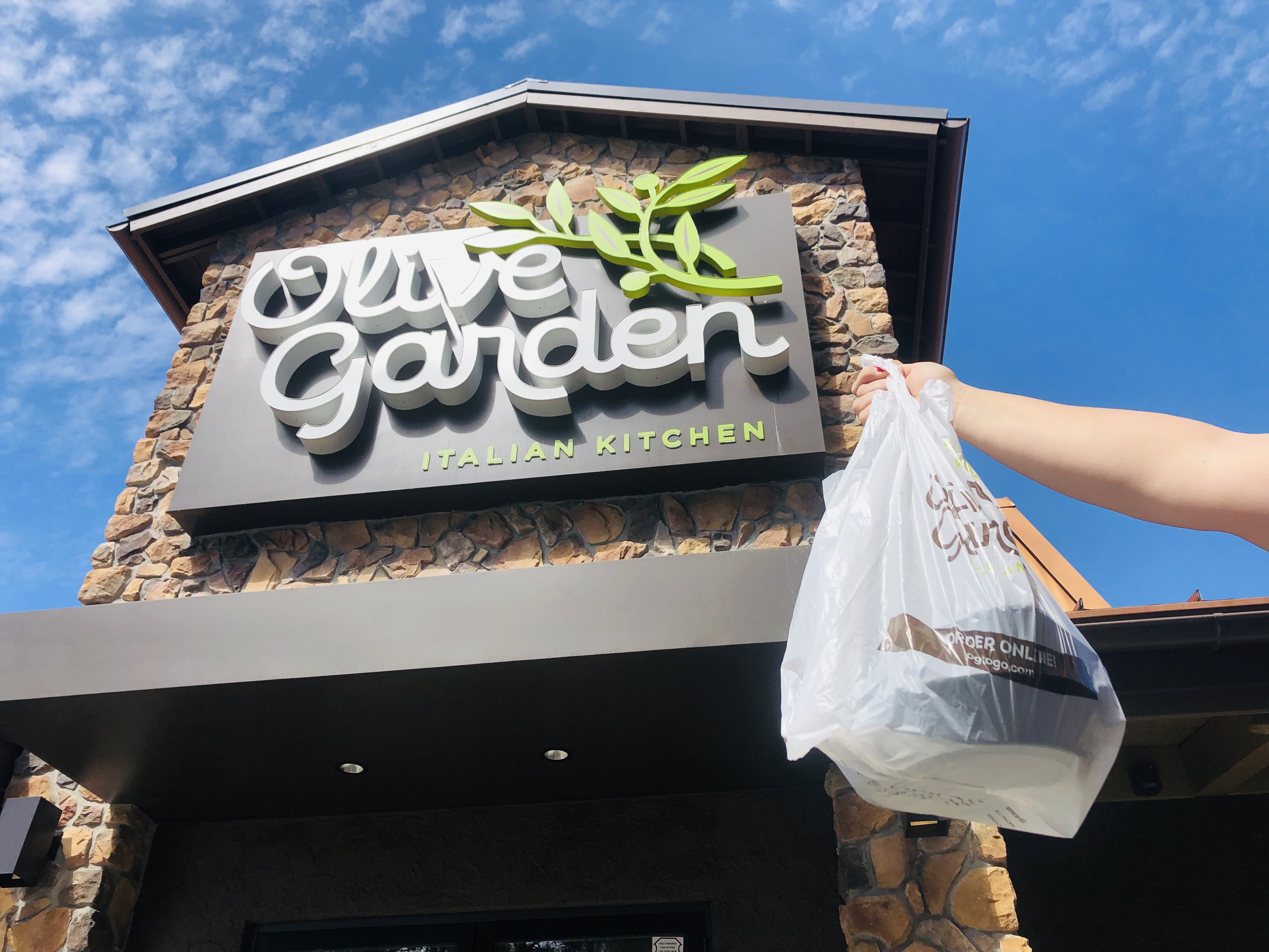 26 Olive Garden Deals to Eat Endless Breadsticks for Cheap - The ...