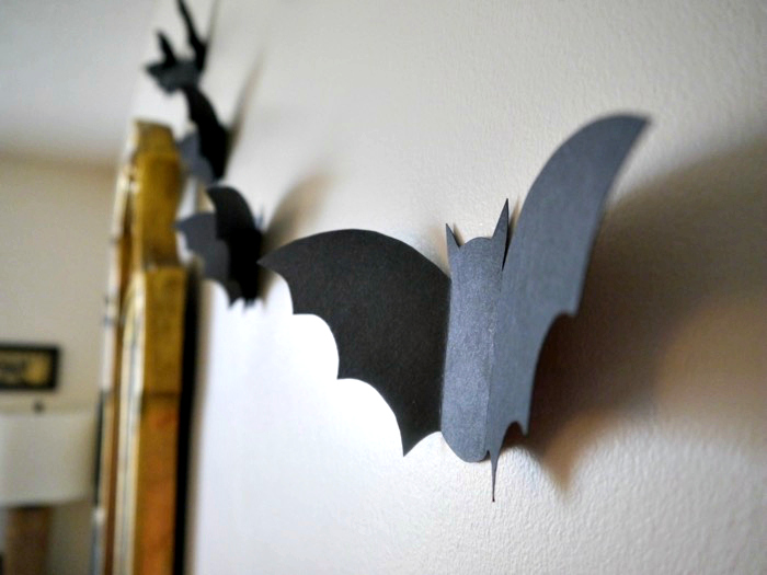 Flying Halloween Bats Tutorial + Free Printable! | Eat Move Make