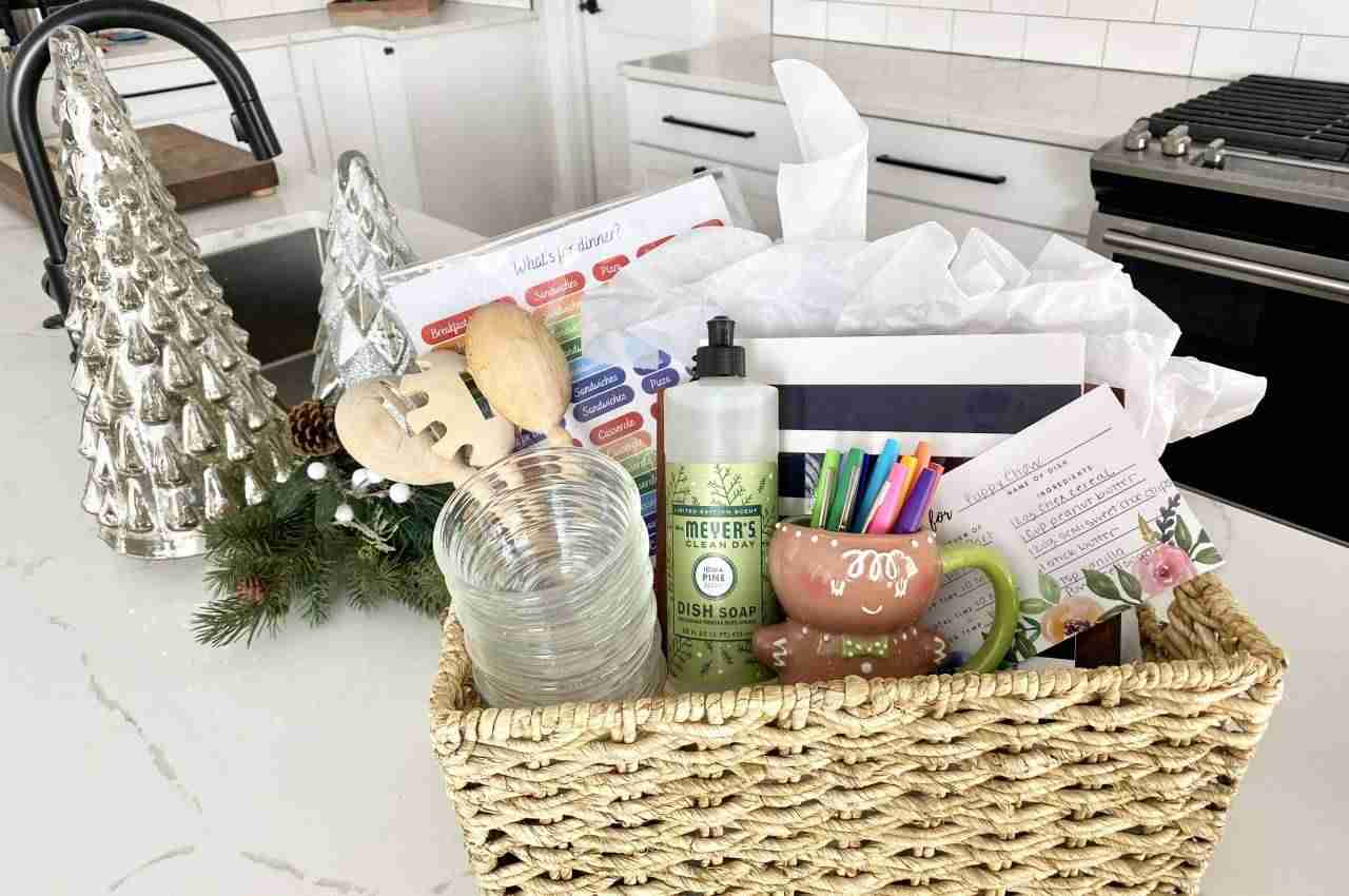 Meal Planner Gift Basket Idea | Simple Purposeful Living
