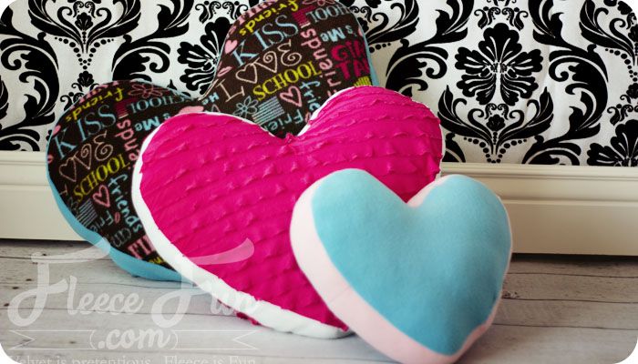 Heart Pillow tutorial and free pattern | Heart pillow, Pillow ...
