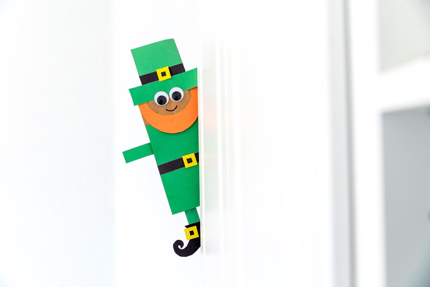 Leprechaun Paper Bag Craft with Printable Template - The Super Mom ...