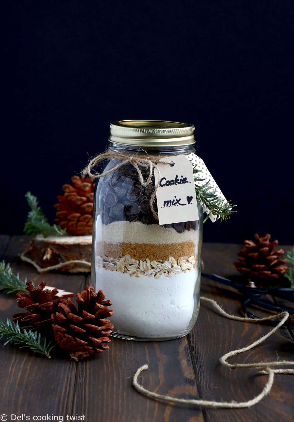 Chocolate chip cookie mix in a jar (with printable label) - Dels ...