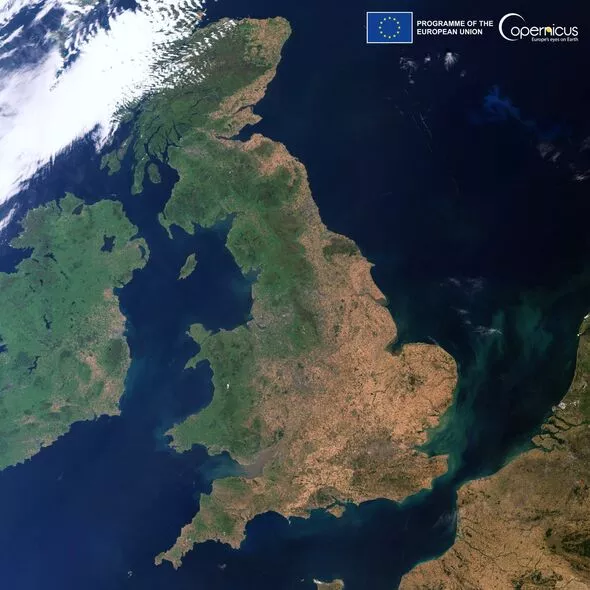 UK heatwave: Staggering satellite images expose extent of ...