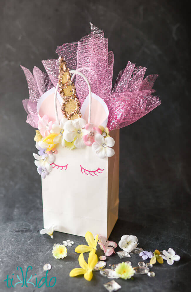 Unicorn Gift Bag Tutorial | Tikkido.com