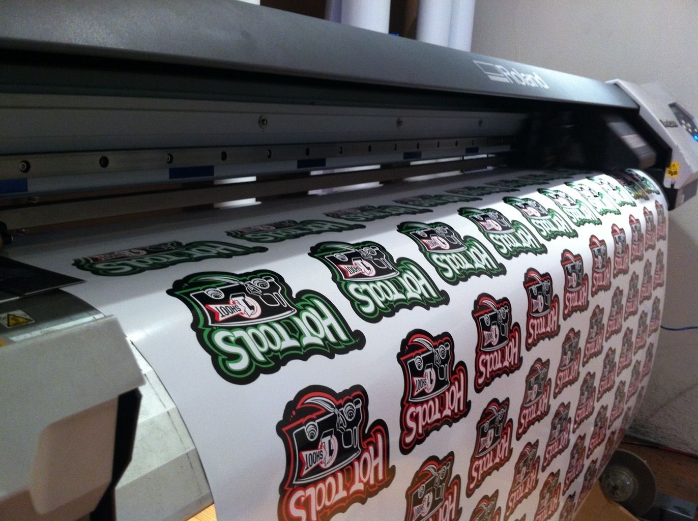Vinyl Sticker Printing Service in Ahmedabad | ID: 12488302955