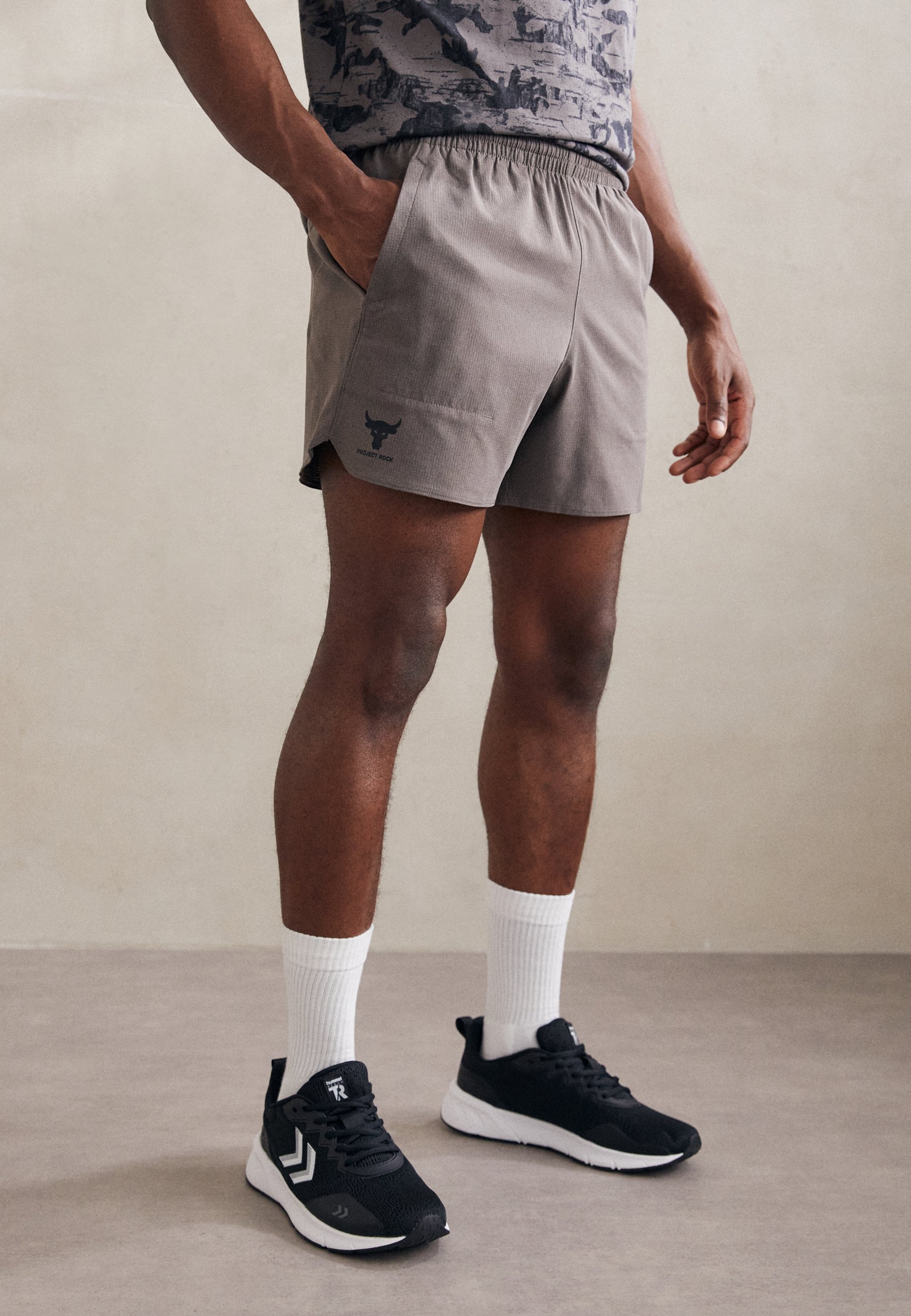 Under Armour PROJECT ROCK CAMP SHORT - Sports shorts - fresh clay ...