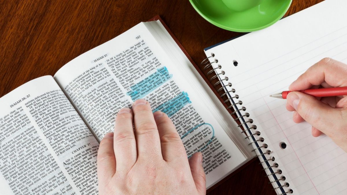 How to Do a Bible Manuscript Study: Step-by-Step Plus Tips - Owlcation