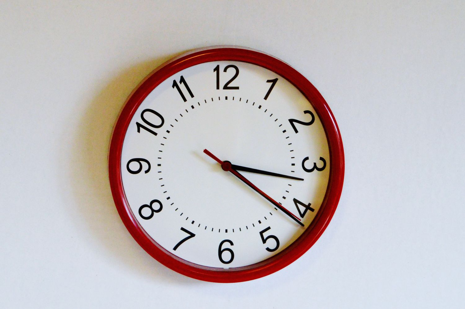 These math worksheets help students tell time to 10, five and one ...