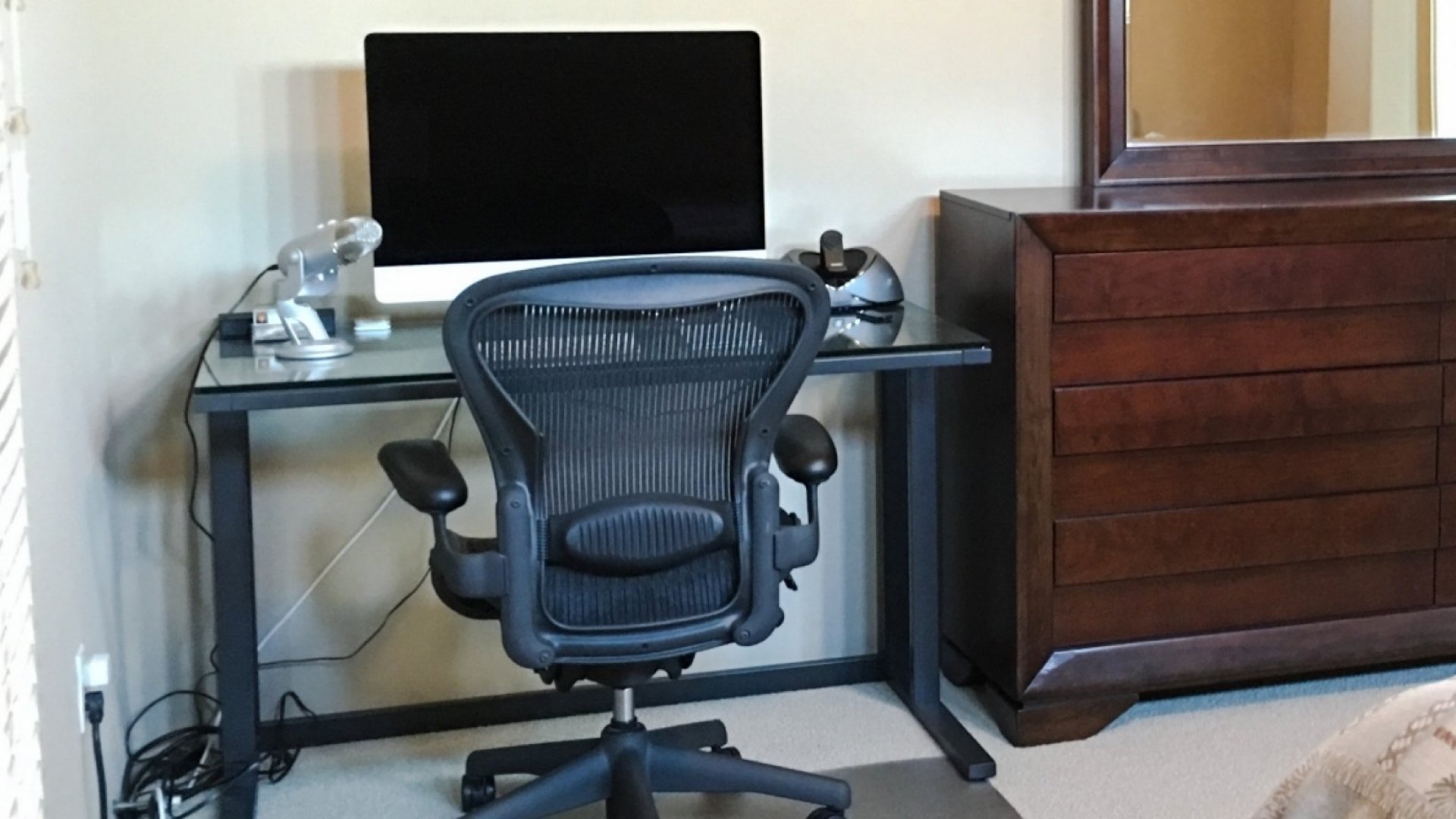 A Beginners Guide to Working From Home Without Driving Yourself ...